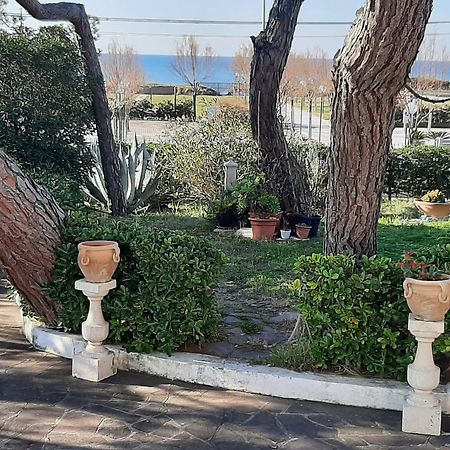 Appartamento In Villa Valentini, Fronte Mare, Giardino E Parcheggio Privato, Wifi, Dotato Di Tutti I Confort, Nel Golfo Di Gaeta Minturno Exterior foto